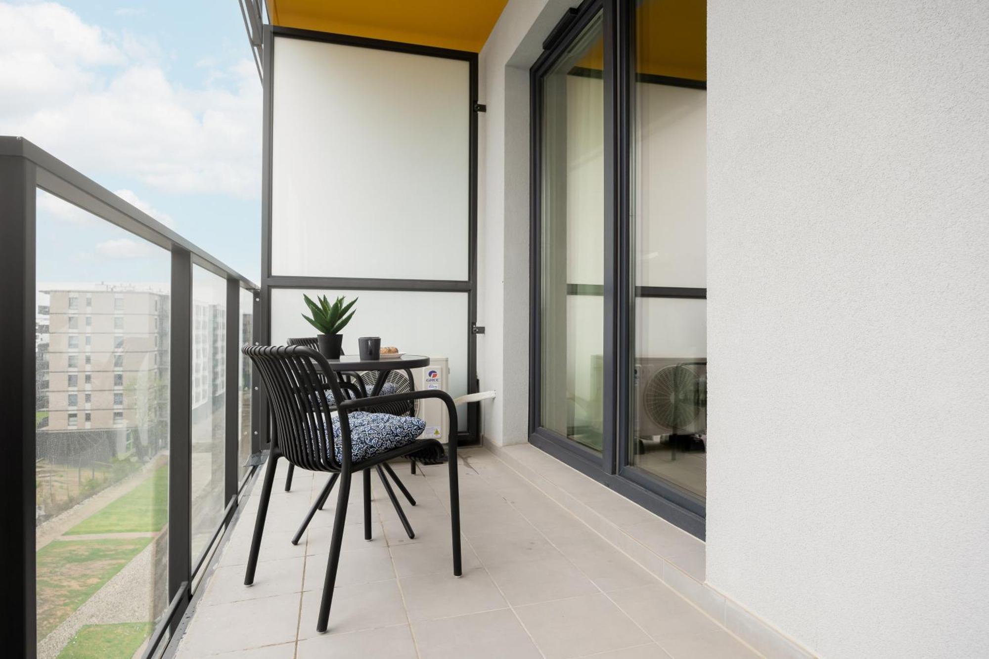Stylish Apartments With Parking By Noclegi Renters Varšava Exteriér fotografie